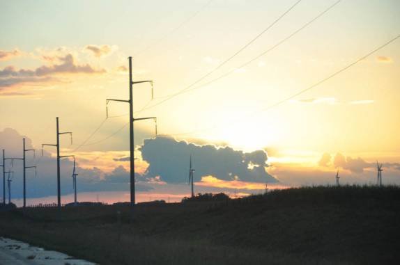 Magnífico fim de tarde nas estradas de Minnesota, nos Estados Unidos